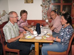  Jahresausflug 2007 Fruehstueck im Brauerei Gasthof Forsting