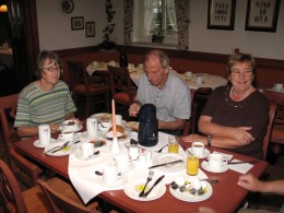 Jahresausflug 2007 Fruehstueck im Brauerei Gasthof Forsting